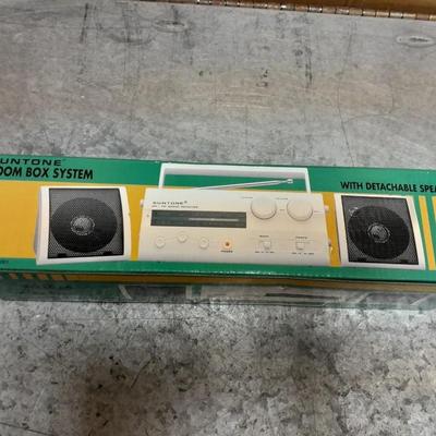 Photoflex Galen Powell Hiking Backpack / bug out bag with battery operated Suntone AM/FM Boom box