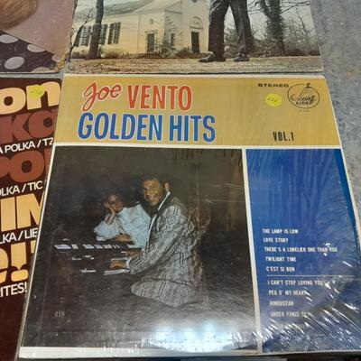 12" LP Vinyl records wide variety of artists Country, Super hits, Golden hits and more