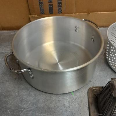 Large aluminum pot with strainer and campfire toaster