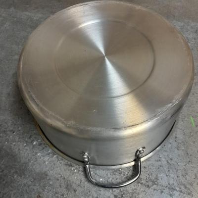 Large aluminum pot with strainer and campfire toaster