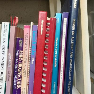 Variety of Books, Hardback and Softback many Geres (1)