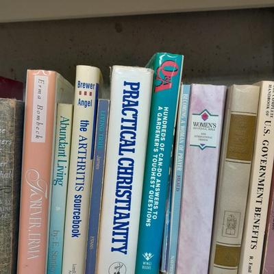 Variety of Books, Hardback and Softback many Geres (1)