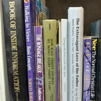 Variety of Books, Hardback and Softback many Geres (2)