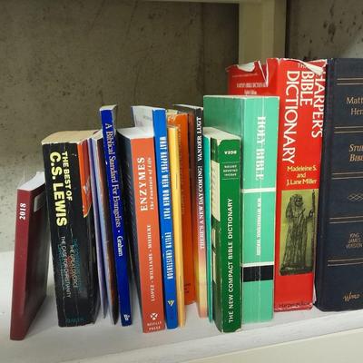 Variety of Books, Hardback and Softback many Geres (3)