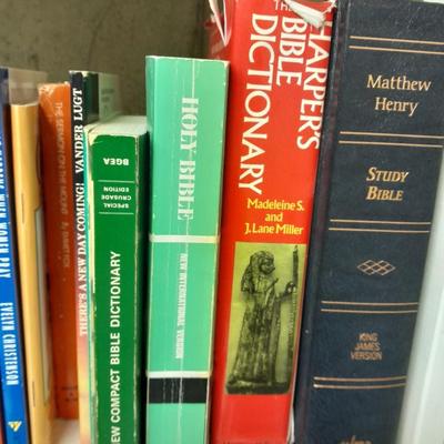 Variety of Books, Hardback and Softback many Geres (3)