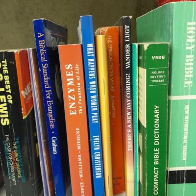 Variety of Books, Hardback and Softback many Geres (3)