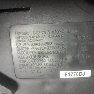 Three-piece Hamilton Crockpot with four placemats