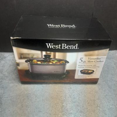 Westbend 5 Quart Slow cooker perfect for roasting, slow cooking, warming and serving! Non stick griddle