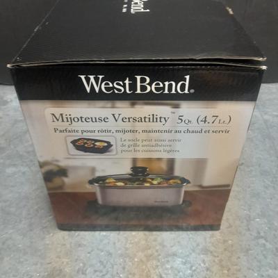 Westbend 5 Quart Slow cooker perfect for roasting, slow cooking, warming and serving! Non stick griddle