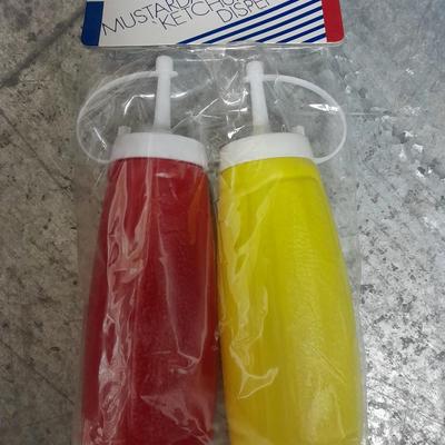 Westbend 5 Quart Slow cooker perfect for roasting, slow cooking, warming and serving! Non stick griddle