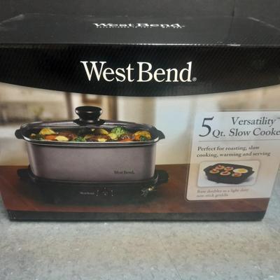 Westbend 5 Quart Slow cooker perfect for roasting, slow cooking, warming and serving! Non stick griddle