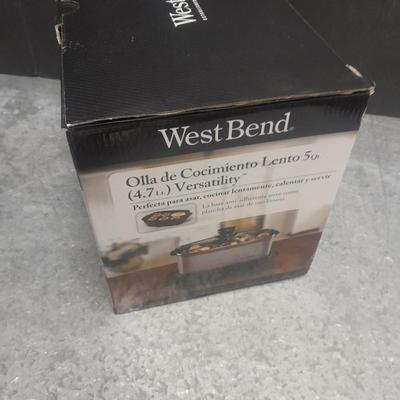 Westbend 5 Quart Slow cooker perfect for roasting, slow cooking, warming and serving! Non stick griddle