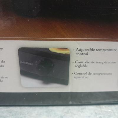 Westbend 5 Quart Slow cooker perfect for roasting, slow cooking, warming and serving! Non stick griddle