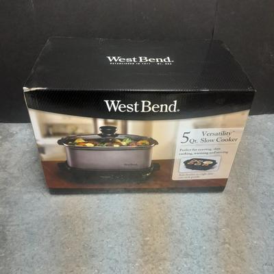 Westbend 5 Quart Slow cooker perfect for roasting, slow cooking, warming and serving! Non stick griddle