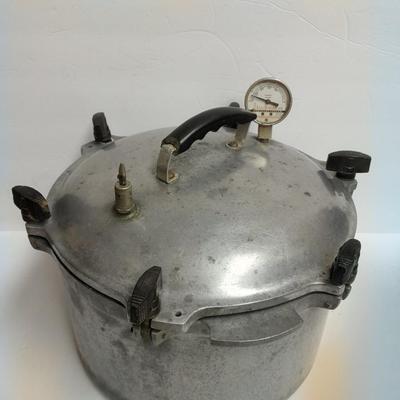 Antique All American Cast Aluminum Pressure Cooker Canner no. 7 Wisconsin Foundry Co, 15 1/2 QT,