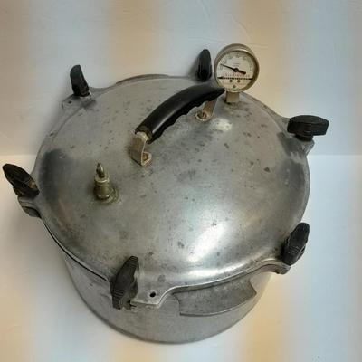 Antique All American Cast Aluminum Pressure Cooker Canner no. 7 Wisconsin Foundry Co, 15 1/2 QT,