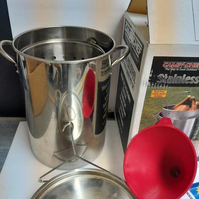 Camp Chef stainless-steel deep-fried turkey pot set with cooking oil filter pump