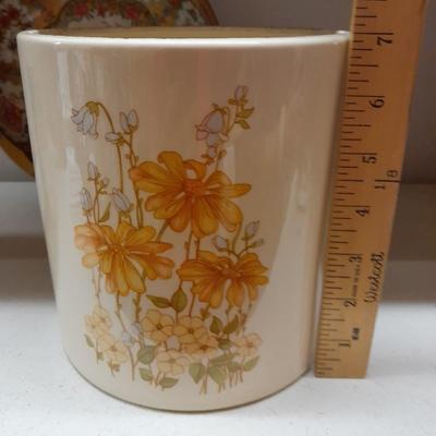 Vintage retro Folgers Butternut Coffee Can Tin Metallic Shiny Colors Bright with metal rooster bowl and more