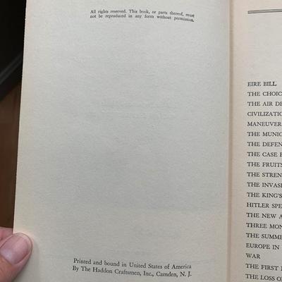 WINSTON CHURCHILL BOOK