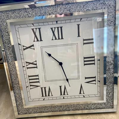 Desk or Dresser Clock