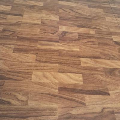 Diningroom table with 4 matching Howell chairs, and tablecloth.