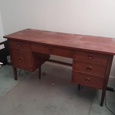 Wooden Stanley office desk with office chair