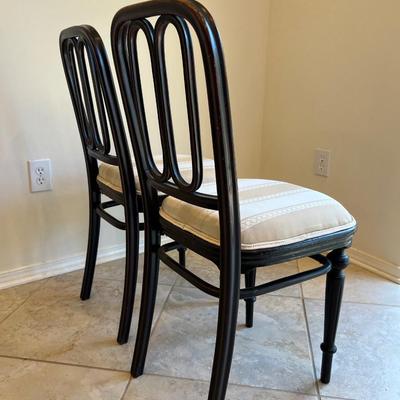 Vintage Drop Leaf Claw Foot Table & 2 Chairs*Read Details