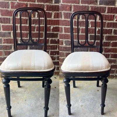 Vintage Drop Leaf Claw Foot Table & 2 Chairs*Read Details