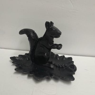 Vintage Squirrel Nut Cracker Nutcracker Sitting Grape Leaf Cast Iron