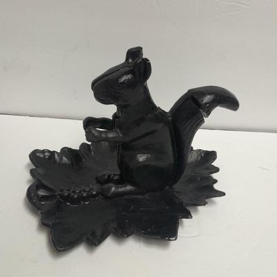 Vintage Squirrel Nut Cracker Nutcracker Sitting Grape Leaf Cast Iron