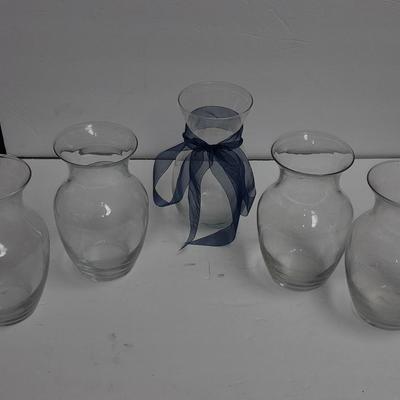 5 matching glass vases (1)