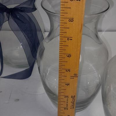 5 matching glass vases (1)