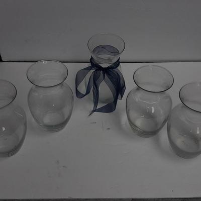 5 matching glass vases (1)