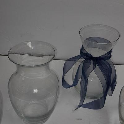 5 matching glass vases (1)