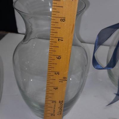 5 matching glass vases (1)