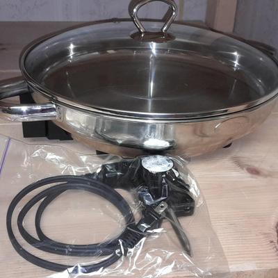 Nice Stainless steel Rival Electric skillet with lid and cord