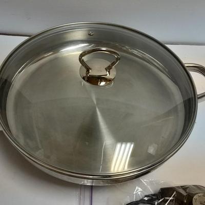 Nice Stainless steel Rival Electric skillet with lid and cord