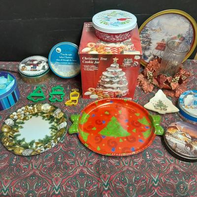 Christmas Cookies for Everyone! Tree shaped cookie jar, with Cookie tins and cookie platters