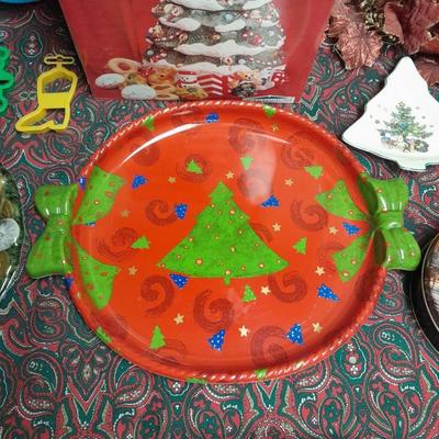 Christmas Cookies for Everyone! Tree shaped cookie jar, with Cookie tins and cookie platters