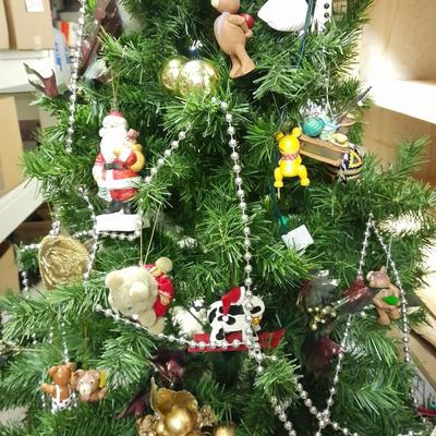 EVERYTHING you need for Christmas! Tree, ornaments, lights, wrapping and more!!