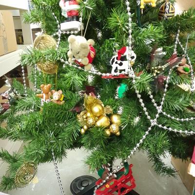 EVERYTHING you need for Christmas! Tree, ornaments, lights, wrapping and more!!