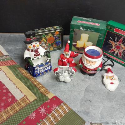 A little bit O' Christmas Cheer ** Scent burner, Holiday treats, Candles and more