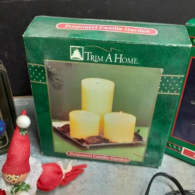 A little bit O' Christmas Cheer ** Scent burner, Holiday treats, Candles and more