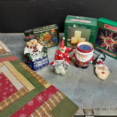 A little bit O' Christmas Cheer ** Scent burner, Holiday treats, Candles and more