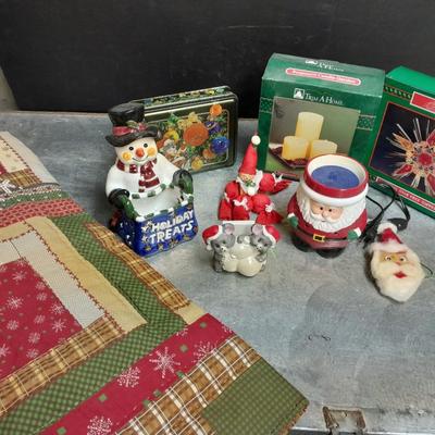 A little bit O' Christmas Cheer ** Scent burner, Holiday treats, Candles and more
