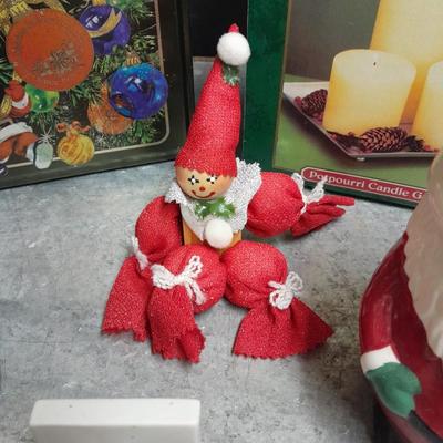 A little bit O' Christmas Cheer ** Scent burner, Holiday treats, Candles and more