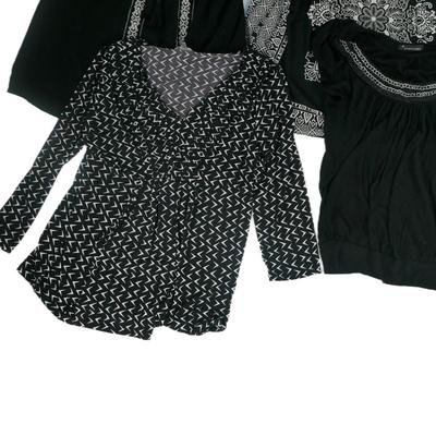 4 pcs Black and White Tops M