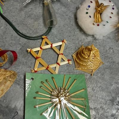 Vintage Christmas Decorations and ornaments Woven wheat wreath