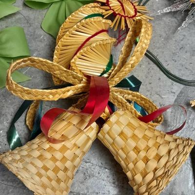 Vintage Christmas Decorations and ornaments Woven wheat wreath