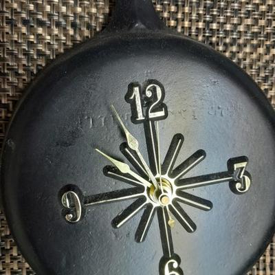 Farberware Knife set in Knife block, Belgian waffle maker, roasting pan, cast iron pan clock and more.